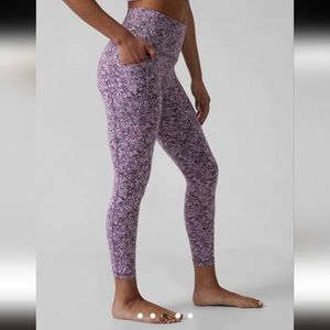 NWT Athleta Salutation Stash Pocket II Textured 7/8 Tight